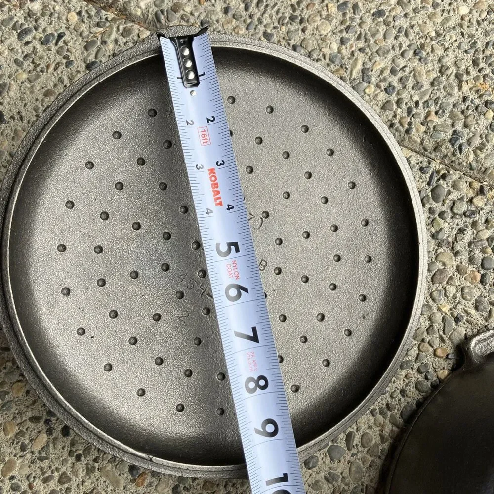 Birmingham Stove & Range BSR #8-B Cast Iron Dutch Oven 10 1/4